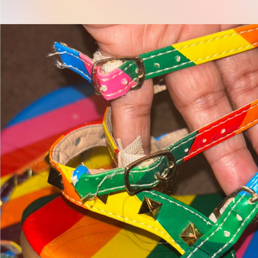 Colorful Striped Sandals - Picture 5 of 7